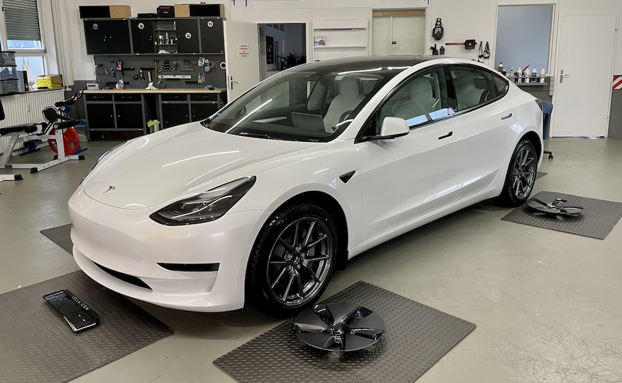 Tesla Model 3 mit Keramikversiegelung
